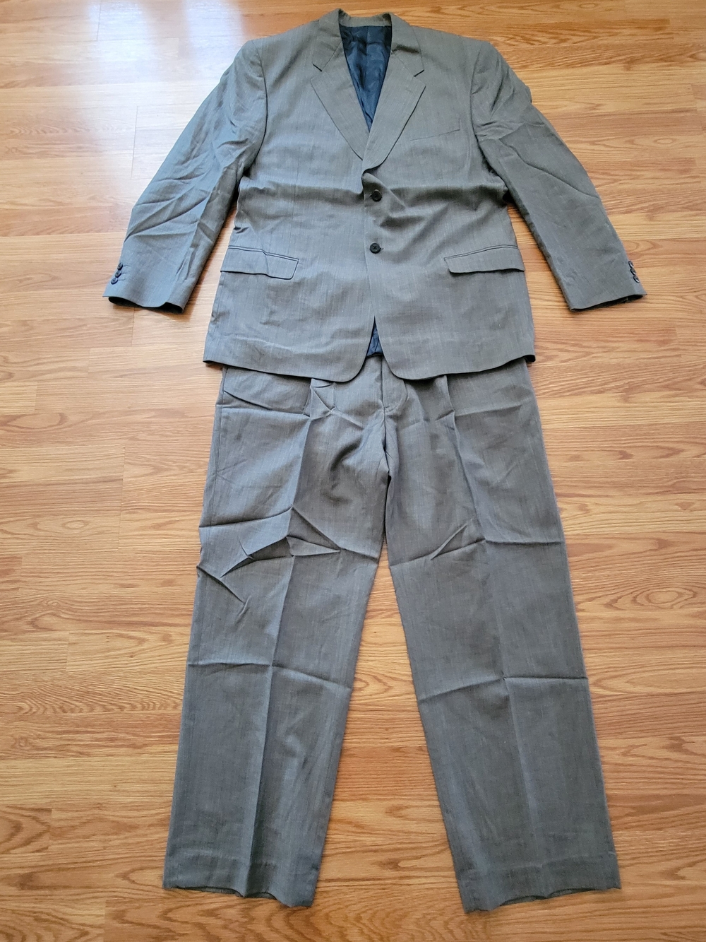 Jhane Barnes Men's Gray Two-Piece Suit - Notch Lapel Blazer & Trousers